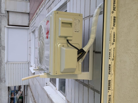 Александр из Томска установил инверторный кондиционер Royal Thermo с Wi-Fi-управлением — монтаж под ключ от компании «Буран Климат»